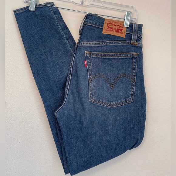 Levi’s Wedgie Fit Skinny Jeans - Picture 2 of 8